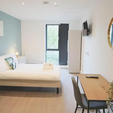 Newly Build Centre Redcross Village 310 Apartment *